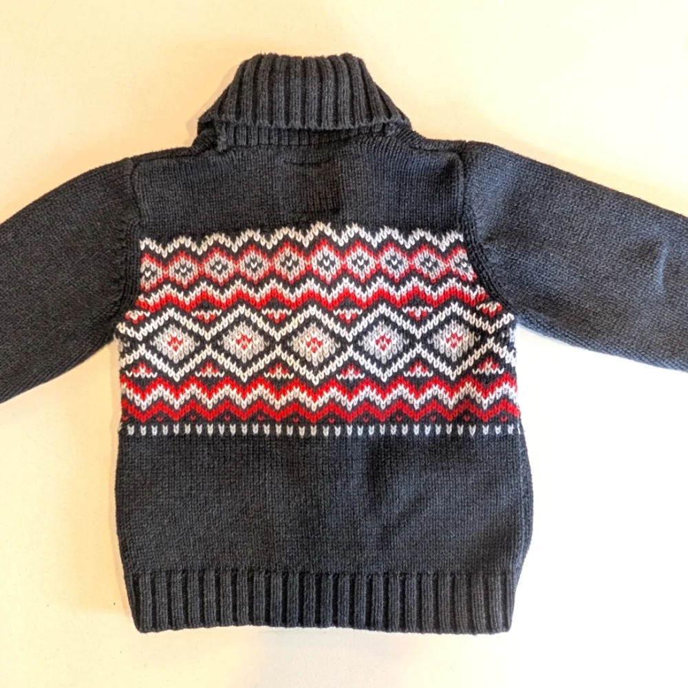 OshKosh B'gosh gray knit Southwestern button up cardigan w pockets. 3T